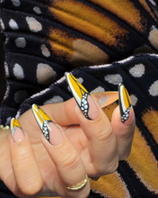 Load image into Gallery viewer, Mariposa